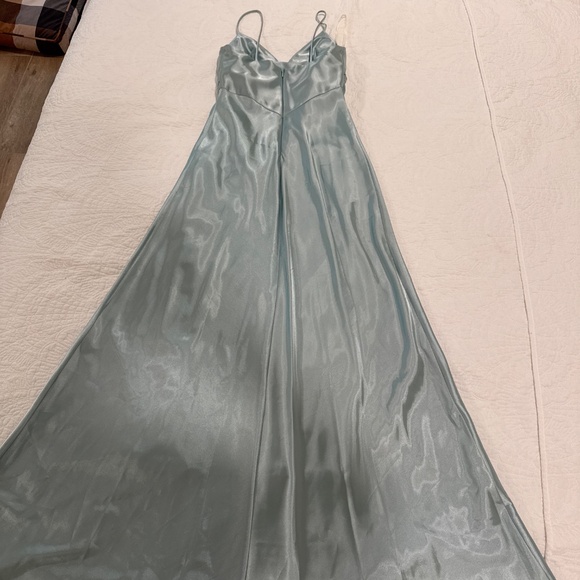 Formal dress - Picture 2 of 4